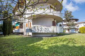 Exterior - Studio Apartment 'Il Bianconiglio' in Proximity to the Lake with Balcony (Peschiera del Garda)