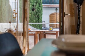 Interior - Studio Apartment 'Il Bianconiglio' in Proximity to the Lake with Balcony (Peschiera del Garda)