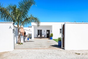 Exterior - Holiday Home 'Casa Orilla Sur A' close to the Beach with Pool & Wi-Fi (El Palmar de Vejer)