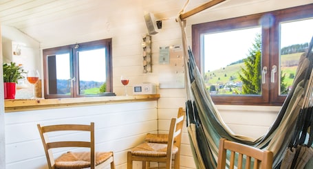 Pasti. Ski-in/out fireplace view for 8 pers. 80 sqm, feel-good holiday flat in the Black Forest