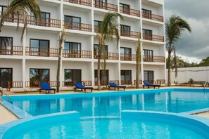 Outdoor pool - Malika Nungwi Hotel (Nungwi)