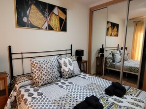 2 soverom, strykejern/-brett, reiseseng for barn og wi-fi (inkludert)