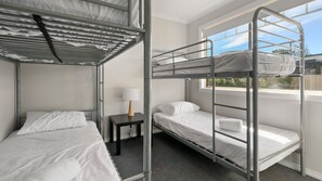 2 Schlafzimmer, Bügeleisen/Bügelbrett, kostenloses WLAN