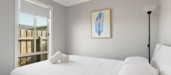 The Beaches on Lakes Cottage | Cosy Coastal Escape