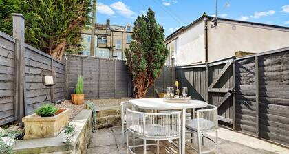 Stunning 4Bed Townhouse by HIC & Trendy Kings Quarter