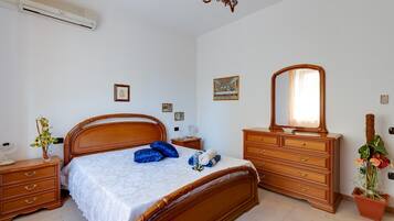 1 bedroom, iron/ironing board, bed sheets