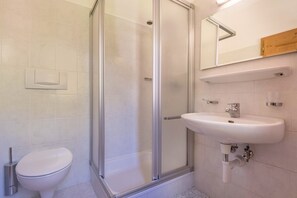 Douche, serviettes fournies