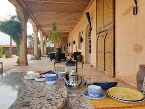 Outdoor dining - SUPERB BERBER PALACE surrounded of ATLAS MOUNTAINS (Taroudant)