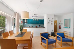 Dining - Costa Cabanas 56 Apartment near the Beach with Shared Pool & Wi-Fi (Tavira)
