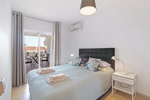 2 dormitorios, tabla de planchar con plancha, wifi gratis y ropa de cama