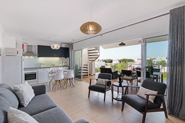 TV - Apartment 'Costa Cabanas 36' close to the Beach with Shared Pool & Wi-Fi (Cabanas de Tavira)