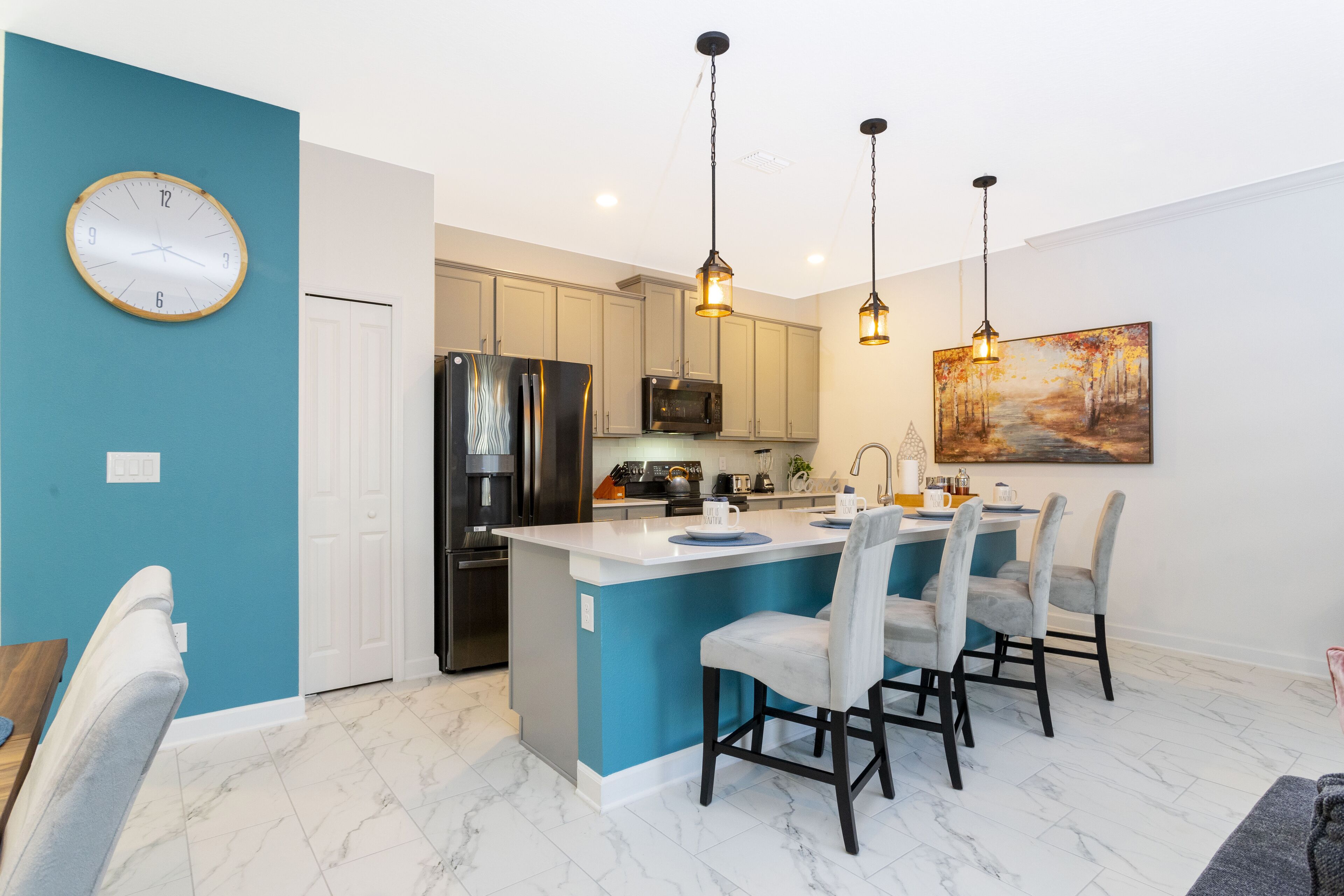 Family Townhome, 4 Bedrooms | Living area | 60-inch Smart TV with cable channels, Netflix, Hulu