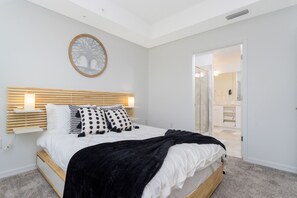 3 bedrooms, in-room safe, individually decorated, individually furnished - Gorgeous 3Bd 8 Guests @Storey Lake Resort Close to Disney 101 3191 (Kissimmee)