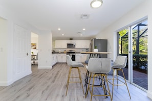 Family Townhome, 5 Bedrooms | In-room dining - Beautiful 5Bd Single Family w/ Game Room @ 106 Lake Wilson Preserve (Davenport)