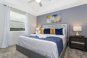 Familie appartement, 2 slaapkamers | 2 slaapkamers, een kluis op de kamer, individueel gedecoreerd