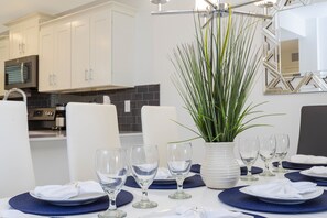 Familieleilighet, 2 soverom | Eget kjøkken | Kjøleskap, mikrobølgeovn, ovn og kokeplater