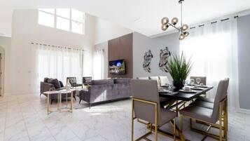Family Townhome, 5 Bedrooms | Dining room