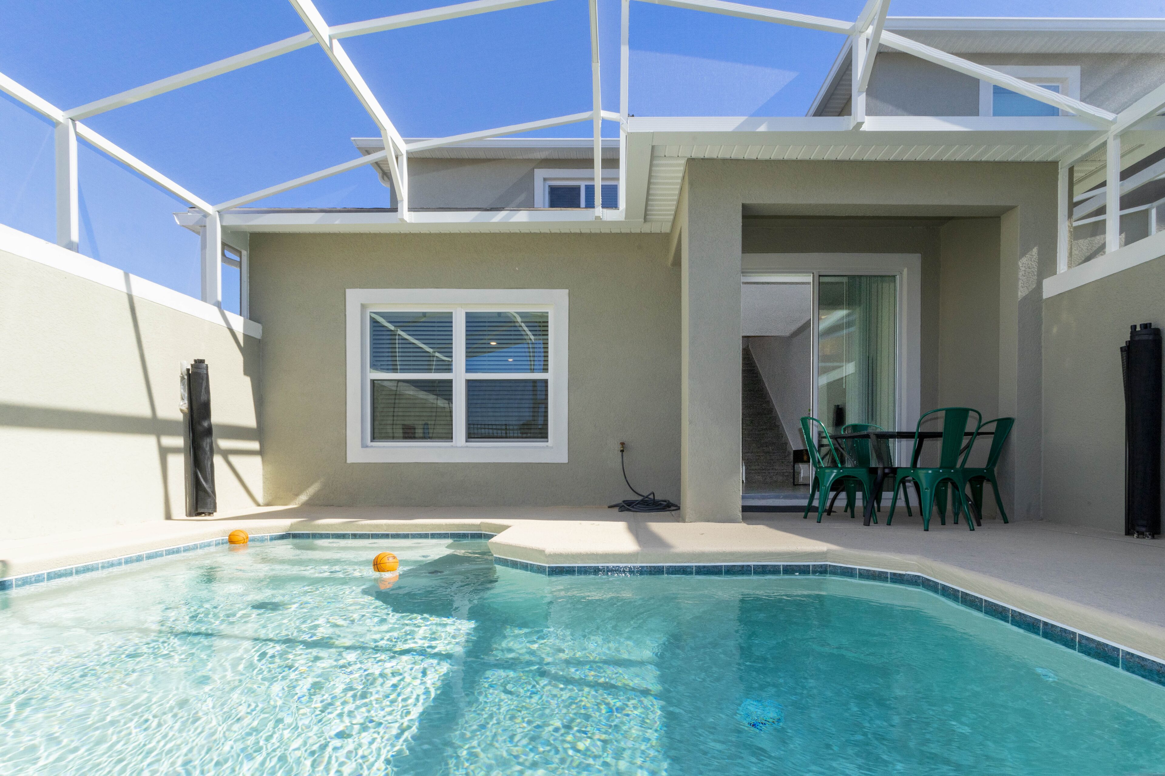 Outdoor pool, sun loungers, lifeguards on site