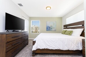 5 bedrooms, in-room safe, individually decorated, individually furnished - Gorgeous 5 Bd w/ Pool Close to Disney @ Champions Gate 948 (Davenport)