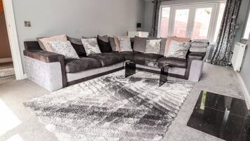 Cottage | Living room | TV