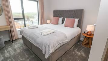 4 bedrooms, individually decorated, individually furnished, free WiFi