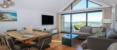 Cottage | Living area