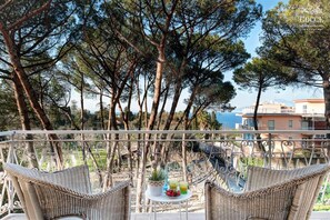 2 bedrooms, WiFi - El Royale Suites Sorrento - Gold (Sorrento)