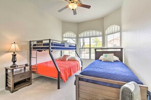 3 bedrooms, desk, travel crib, WiFi - Private Pool & Hot Tub: Family Home in Phoenix! (Phoenix)