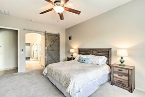 3 bedrooms, desk, travel cot, WiFi