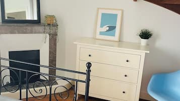 4 bedrooms, iron/ironing board, travel cot, free WiFi