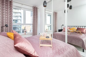 3 عدّة غرف نوم ومكتب ومكواة/لوح كي وواي فاي