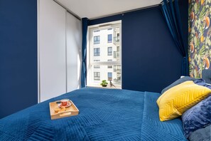 3 bedrooms, desk, iron/ironing board, WiFi