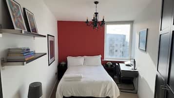 2 habitaciones, tabla de planchar con plancha, wifi y ropa de cama