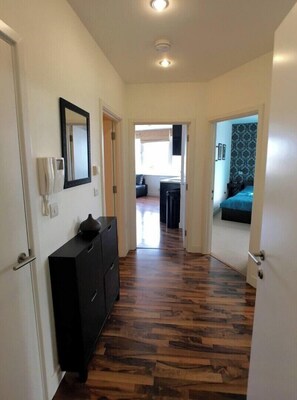 2 bedrooms, iron/ironing board, WiFi, bed sheets - Luxury 2 Bed Penthouse Apartment near station (London)