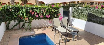 Relaxing essence bass with private pool and patio!