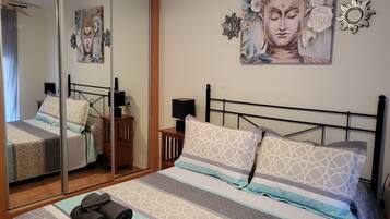 2 bedrooms, iron/ironing board, travel crib, WiFi (free)