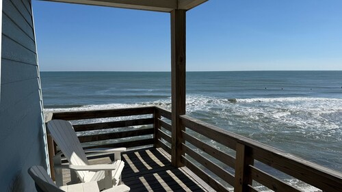 Hatteras Retreat Oceanfront Home + Pets Stay Free