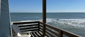 Hatteras Retreat Oceanfront Home + Pets Stay Free