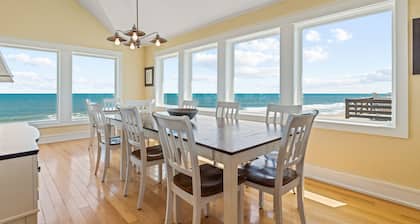 Hatteras Retreat Oceanfront Home + Pets Stay Free