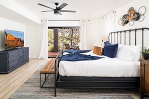 4 bedrooms, iron/ironing board, free WiFi, bed sheets - Upscale Red Rock Retreat - Spa, Views & More! (Sedona)