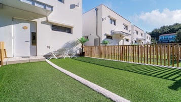 Basic Room, 1 Bedroom (poolvilla1(random,spa,ocean view)) | 1 bedroom, free WiFi