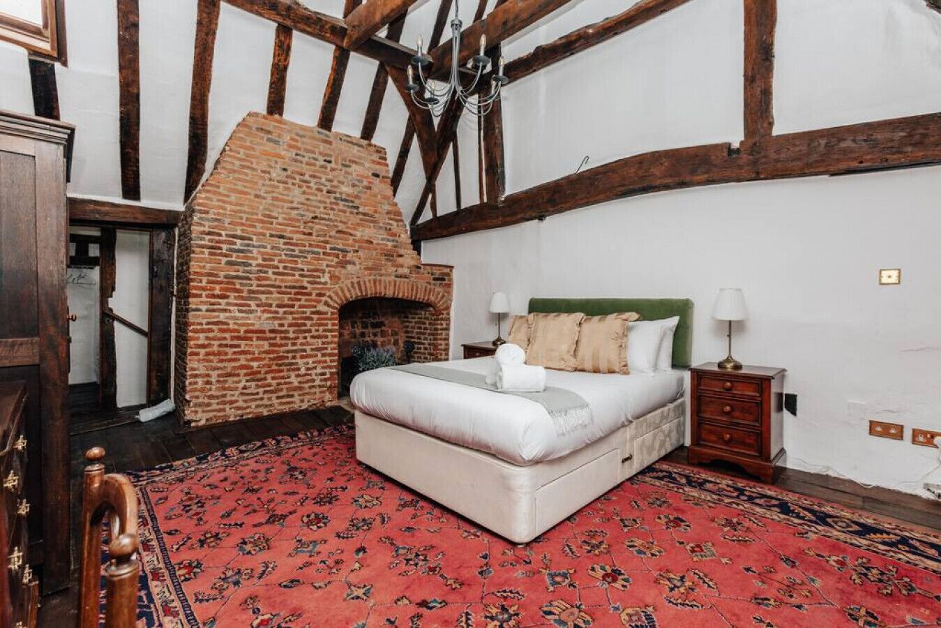 2 bedrooms, desk, iron/ironing board, free WiFi