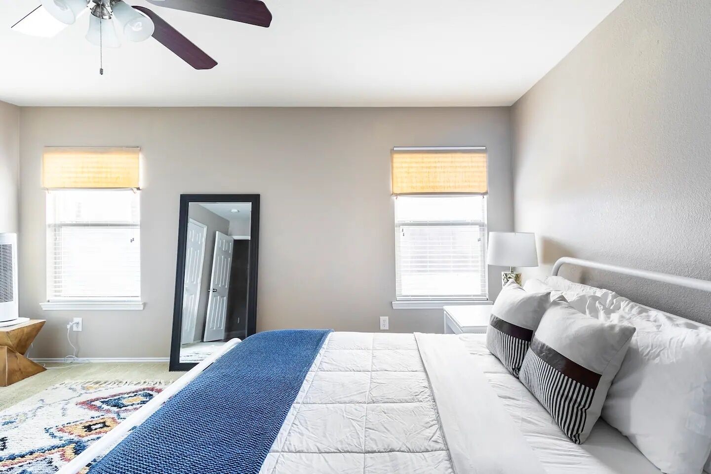 3 bedrooms, desk, iron/ironing board, travel crib