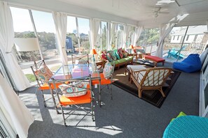 Interior - D116A- Oceanside - Duck - Saturday Check In! (Duck)