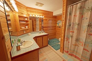 Shower - D116A- Oceanside - Duck - Saturday Check In! (Duck)