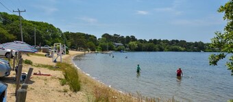 Minutes to Bayside Beaches, Dogs Welcome!