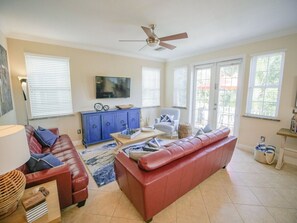 Smart TV - Villa Verde-4 bedroom with private pool with restaurants and boutiques nearby!! (Holmes Beach)