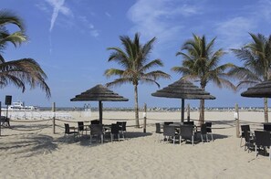 Una spiaggia nelle vicinanze, teli da spiaggia
