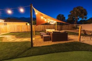 Terrace/patio - "Golfers Paradise" Updated house with HUGE backyard, mini golf, fire pit,Hammock (Jupiter)