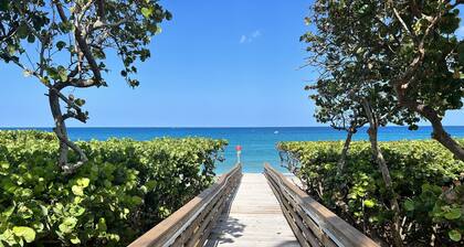 "Golfers Paradise" Updated house with HUGE backyard, mini golf, fire pit,Hammock